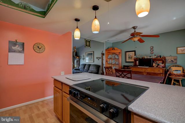 11 AQUARIUS CT, Silver Spring, MD 20906