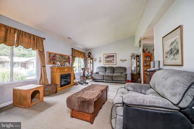 11 AQUARIUS CT, Silver Spring, MD 20906