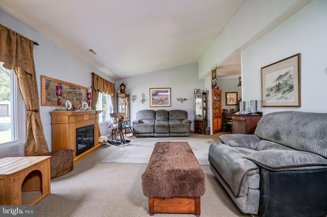 11 AQUARIUS CT, Silver Spring, MD 20906