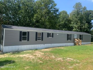 468 Lake Drive, Richlands, NC 28574