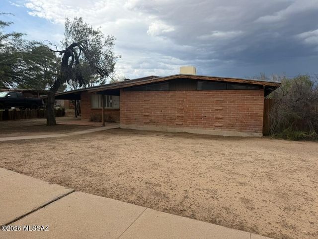 7017 E Luana Drive, Tucson, AZ 85710