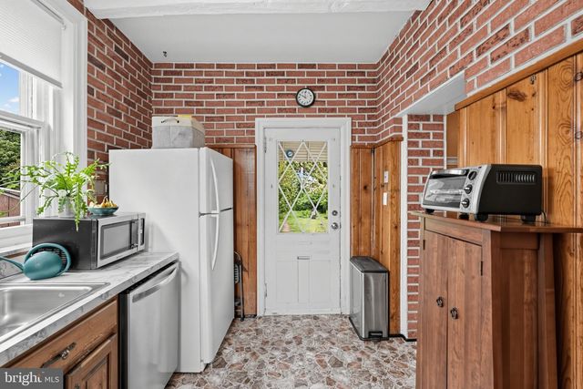 330 GATES ST, Philadelphia, PA 19128