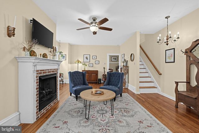 330 GATES ST, Philadelphia, PA 19128