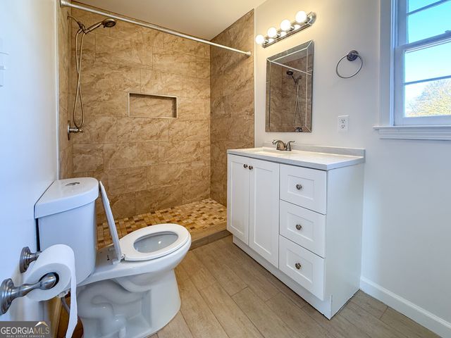 239 E Doyle Street, Toccoa, GA 30577