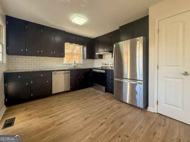 239 E Doyle Street, Toccoa, GA 30577