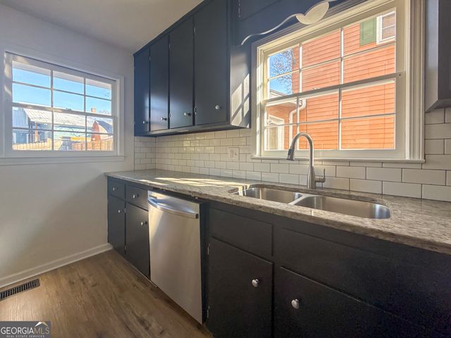 239 E Doyle Street, Toccoa, GA 30577