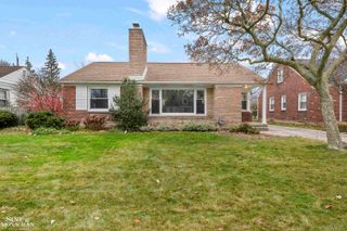 463 Colonial Court, Grosse Pointe Farms, MI 48236