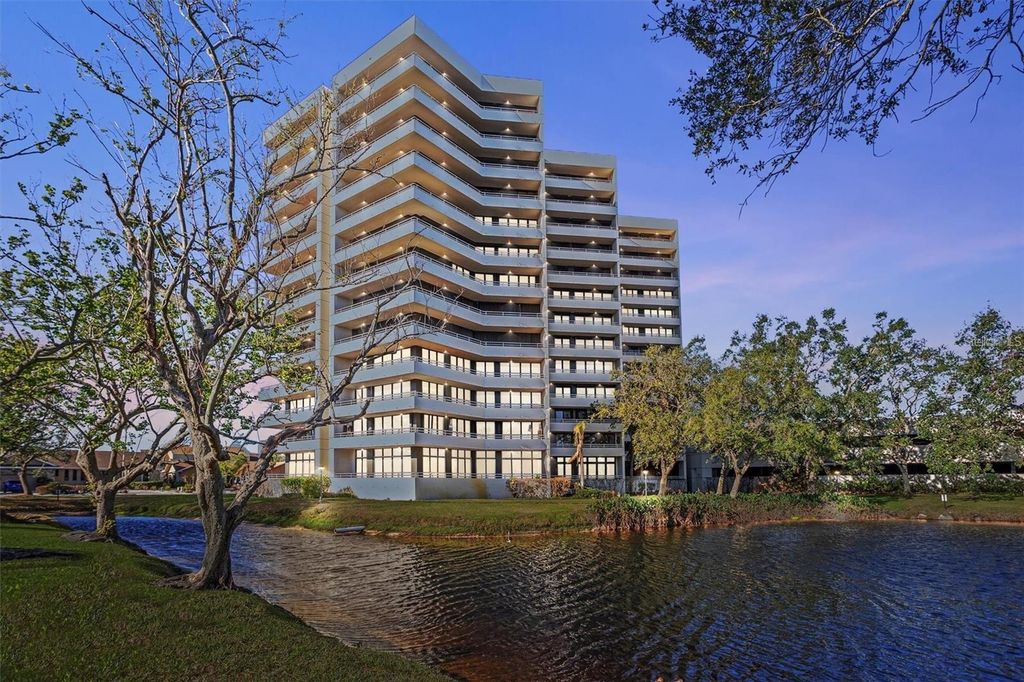5950 PELICAN BAY PLAZA S PH2C, Gulfport, FL 33707