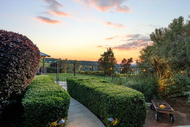 7380 Ridge Rd, Newcastle, CA 95658