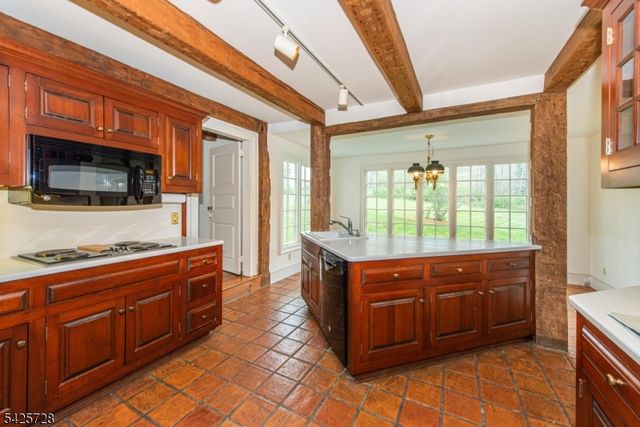 175 Route202, Far Hills Boro, NJ 07931