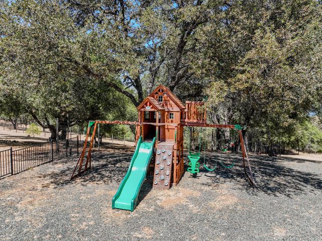 20564 Wildwood West Dr, Penn Valley, CA 95946