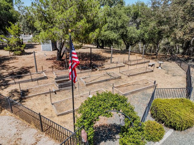 20564 Wildwood West Dr, Penn Valley, CA 95946