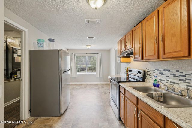 4371 CROSSBOW Road, Jacksonville, FL 32208