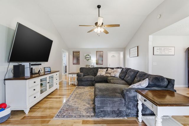 438 Oakley Avenue, Harrodsburg, KY 40330