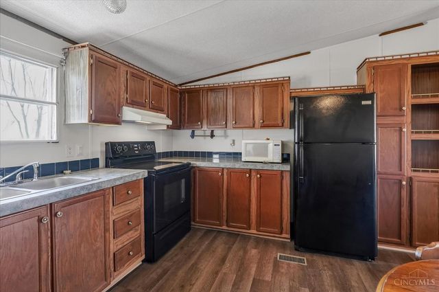 674 Bernard Road, New Vienna, OH 45159