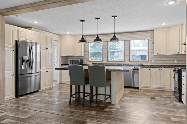 37 Scratch Ankle Road, Trenton, GA 30752