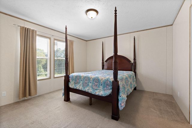 37 Scratch Ankle Road, Trenton, GA 30752