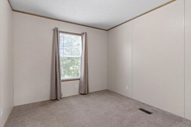 37 Scratch Ankle Road, Trenton, GA 30752