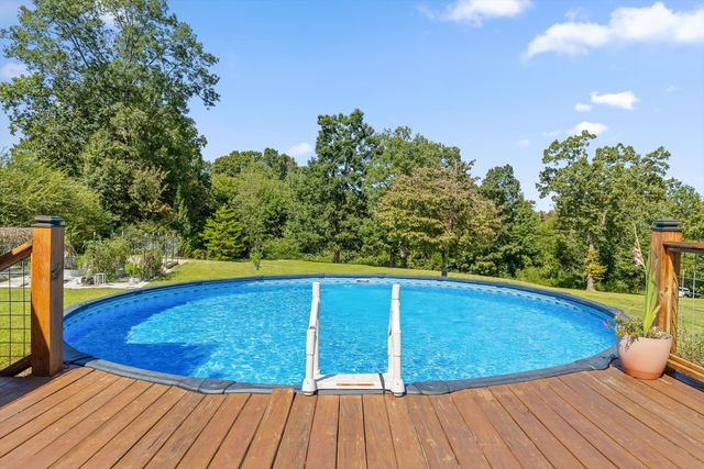 37 Scratch Ankle Road, Trenton, GA 30752