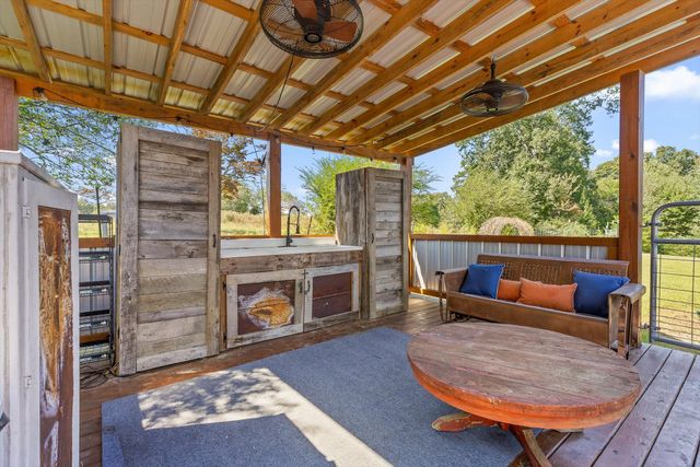 37 Scratch Ankle Road, Trenton, GA 30752