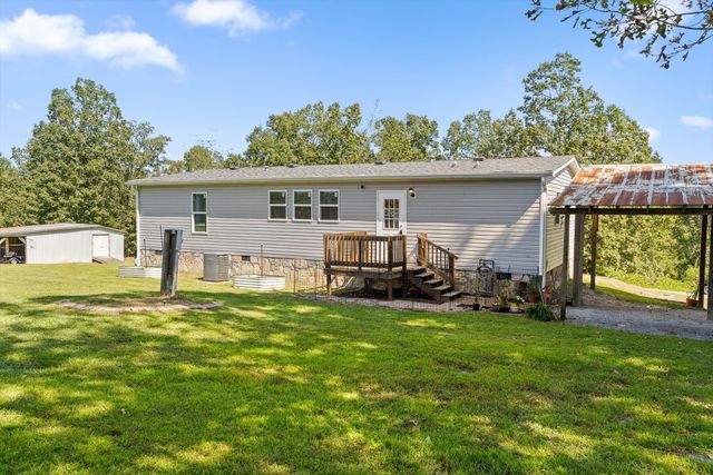 37 Scratch Ankle Road, Trenton, GA 30752
