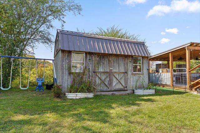 37 Scratch Ankle Road, Trenton, GA 30752