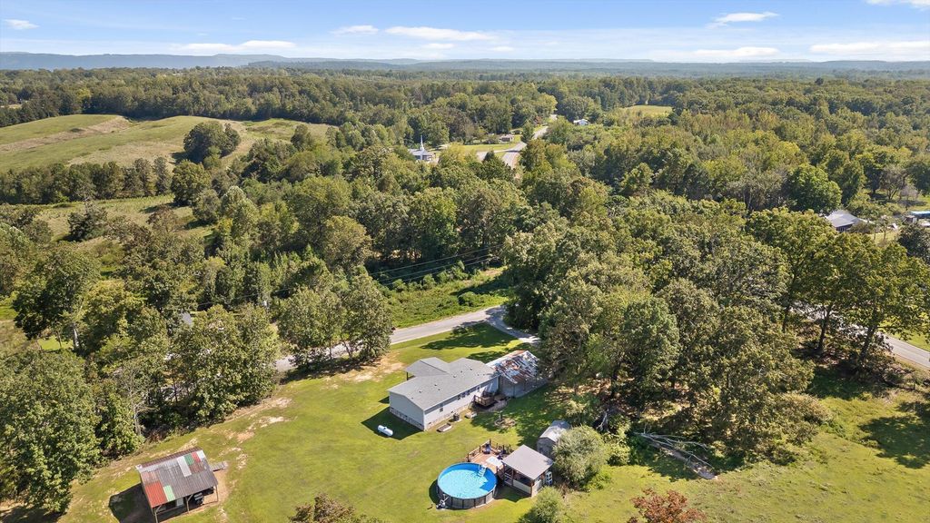 37 Scratch Ankle Road, Trenton, GA 30752