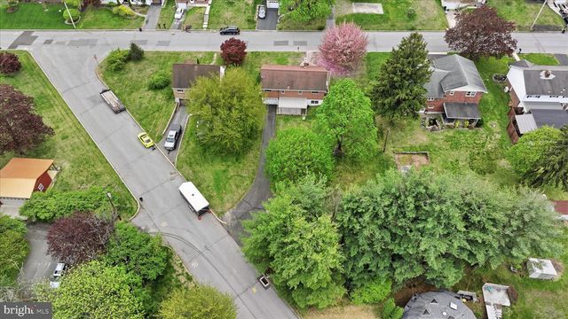 904 CRESTVIEW AVE, Reading, PA 19607