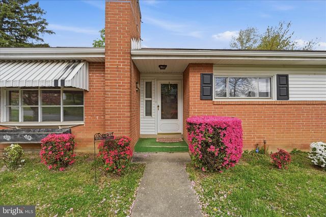 904 CRESTVIEW AVE, Reading, PA 19607