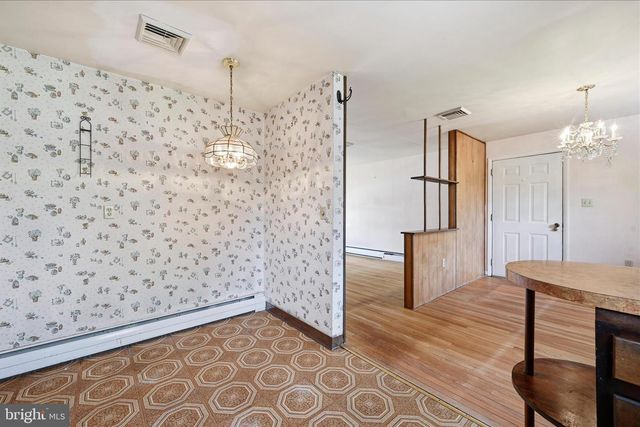 904 CRESTVIEW AVE, Reading, PA 19607