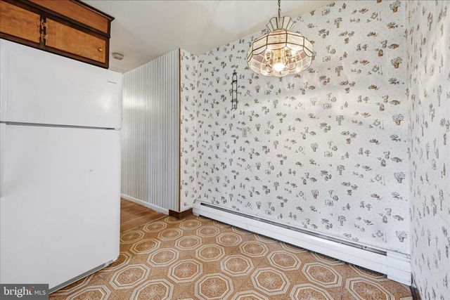 904 CRESTVIEW AVE, Reading, PA 19607