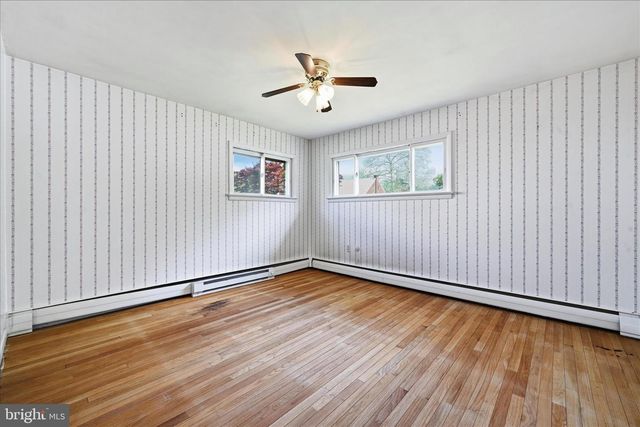 904 CRESTVIEW AVE, Reading, PA 19607