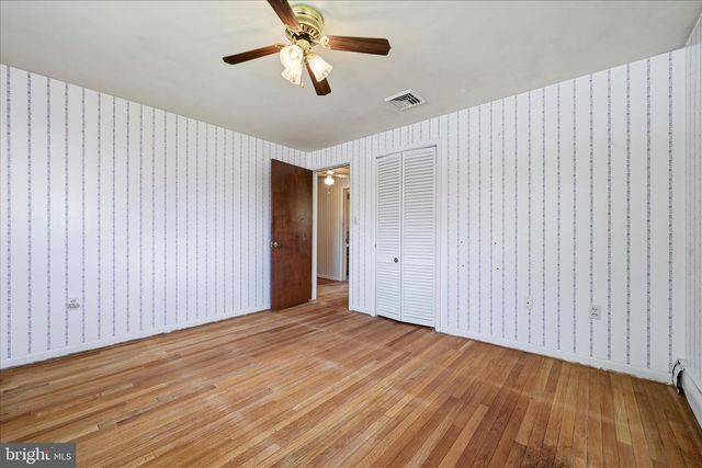 904 CRESTVIEW AVE, Reading, PA 19607