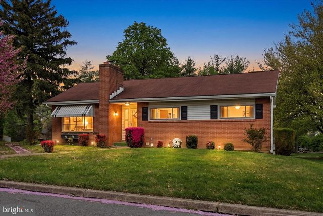 904 CRESTVIEW AVE, Reading, PA 19607