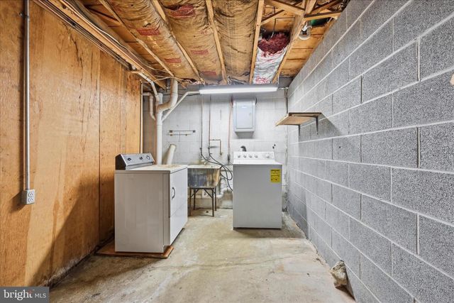 904 CRESTVIEW AVE, Reading, PA 19607
