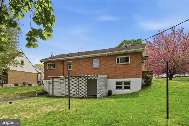 904 CRESTVIEW AVE, Reading, PA 19607