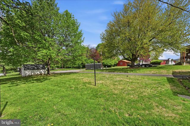 904 CRESTVIEW AVE, Reading, PA 19607