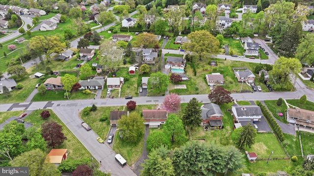 904 CRESTVIEW AVE, Reading, PA 19607
