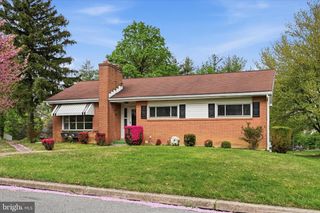 904 CRESTVIEW AVE, Reading, PA 19607