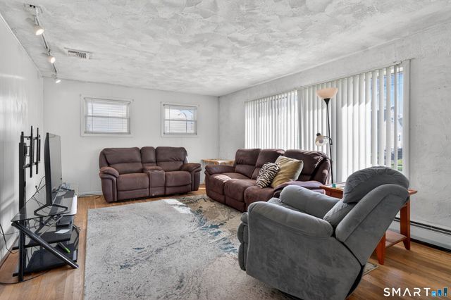 30 Grafton Road, Hamden, CT 06517