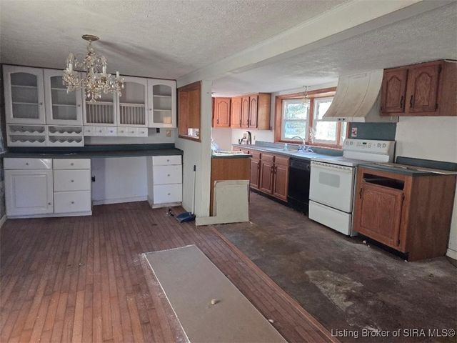 3095 N Coffee Pot Road, Austin, IN 47102