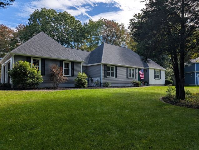 4 Shady Brook Ln, Mansfield, MA 02048