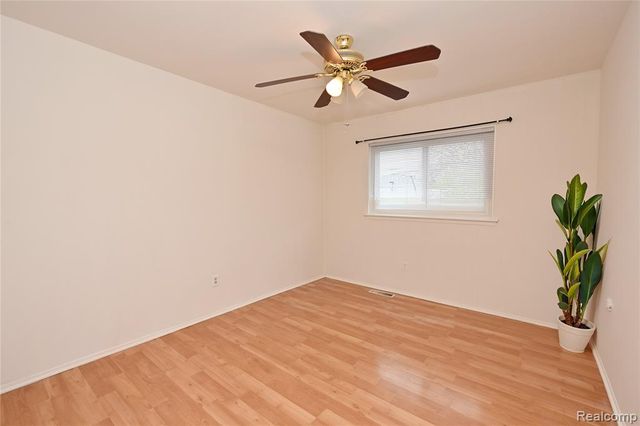 27807 Delton Street, Madison Heights, MI 48071