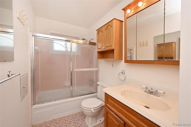 27807 Delton Street, Madison Heights, MI 48071