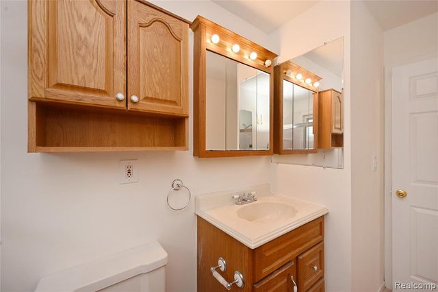27807 Delton Street, Madison Heights, MI 48071