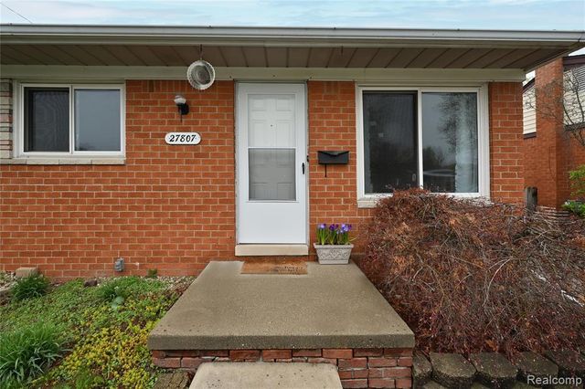 27807 Delton Street, Madison Heights, MI 48071