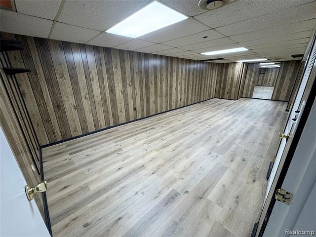 27807 Delton Street, Madison Heights, MI 48071