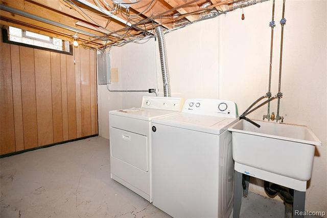 27807 Delton Street, Madison Heights, MI 48071