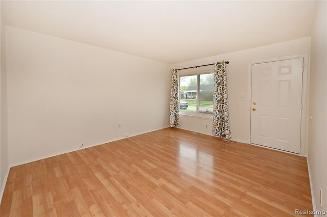 27807 Delton Street, Madison Heights, MI 48071