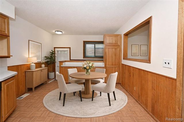 27807 Delton Street, Madison Heights, MI 48071